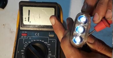 ¿Puedo reparar las luces de bicicleta yo mismo?