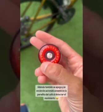 Beneficios de usar luces inteligentes para bicicleta en tus trayectos urbanos