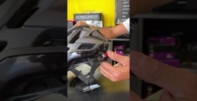 como revisar el estado de carga de tu luz recargable en luces estroboscopicas para casco