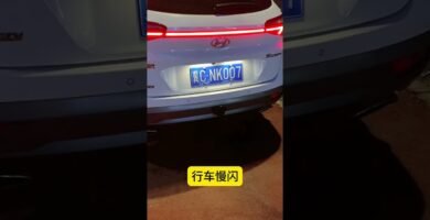 luces de freno activadas por sensor para trayectos con lluvia o niebla