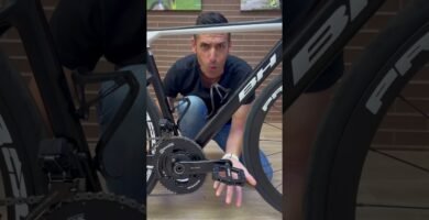 como mejorar tu visibilidad lateral al pedalear de noche en vias compartidas con vehiculos grandes