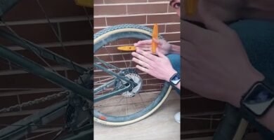 Cómo instalar correctamente casco con luces integradas en tu bicicleta